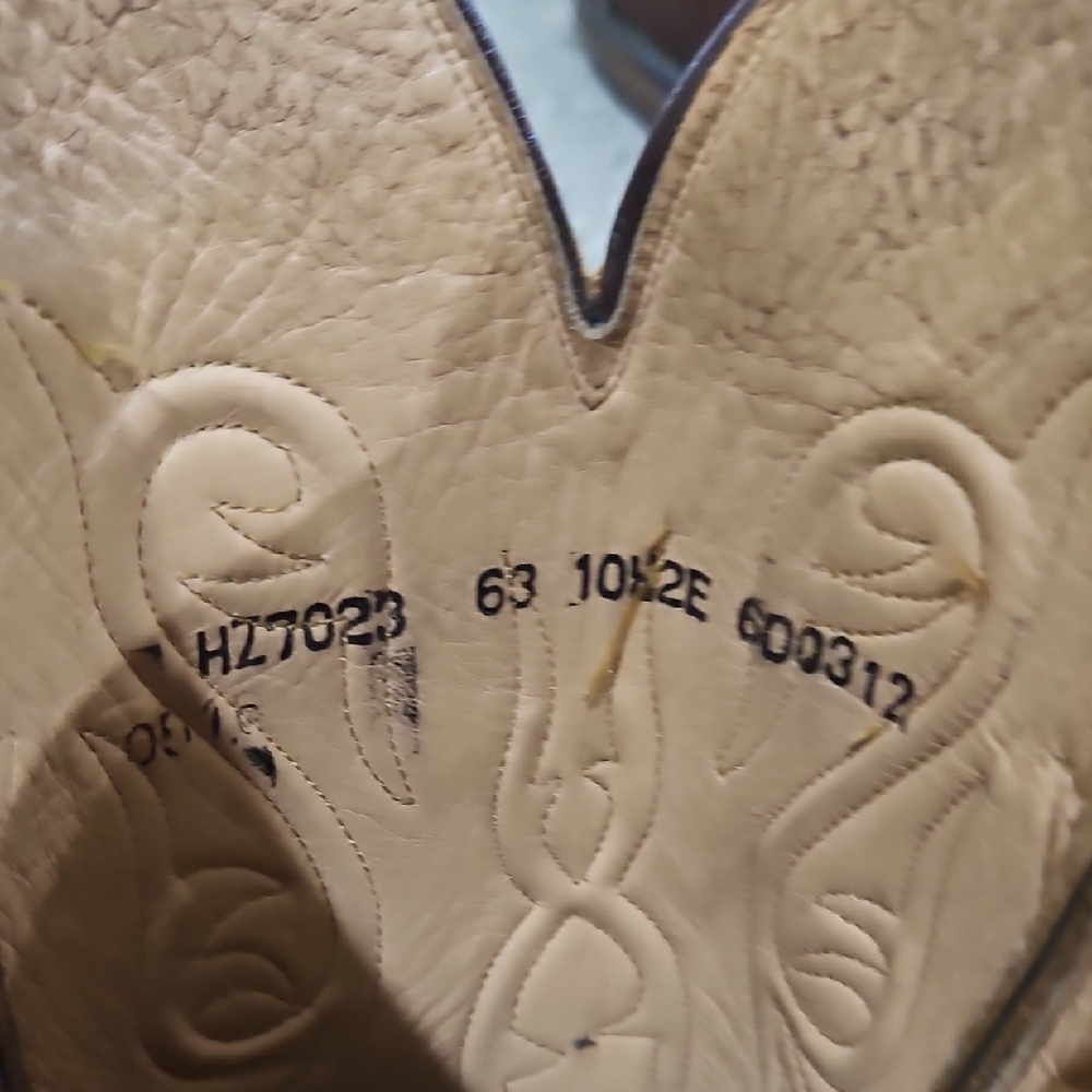 Lucchese Men's Brown Western Leather Cowboy Boots - Classic Stitch Detail - Picture 3 of 11